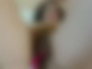 Live cam show with Lola4u - Middle Aged on madthumbs