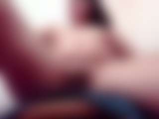 Lola4u MILF webcam performer live streaming