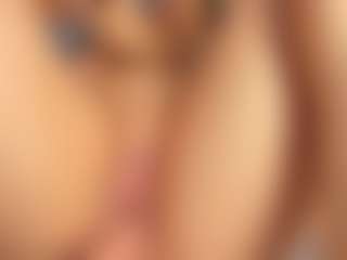 Live cam show with AlejaCute - BBW Teen (18+) on Camsoda