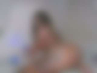 Live cam show with Carmen Savage - Bedroom Mature on SmokeAndPoke