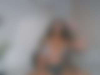 Carmen Savage MILF webcam performer live streaming
