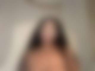 Live cam show with Carmen Savage - Bedroom Big Tits on Camsoda