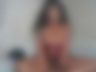 Live cam show with Carmen Savage - Shaved Pussy MILF on liverealitysex.com