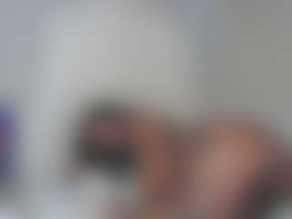 Live cam show with Carmen Savage - Brown Eyes Big Tits on live18s.com