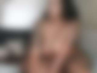 Live cam show with Carmen Savage - Shaved Pussy MILF on Camsoda