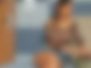 KieraThomas MILF webcam performer live streaming