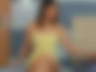 KieraThomas MILF webcam performer live streaming