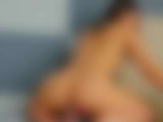 KieraThomas MILF webcam performer live streaming