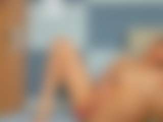 KieraThomas MILF webcam performer live streaming