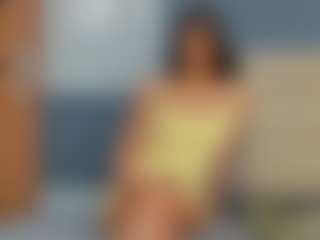 KieraThomas MILF webcam performer live streaming