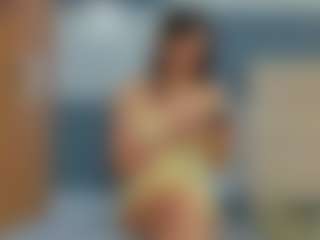 Live cam show with KieraThomas - Average on sexylive.show