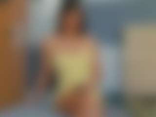 Live cam show with KieraThomas - Average on Camsoda