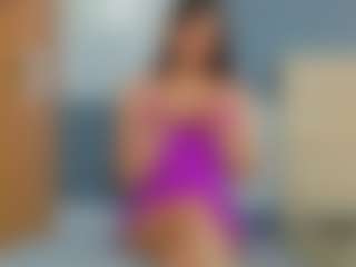 Live cam show with KieraThomas - Public MILF on MyBangCams