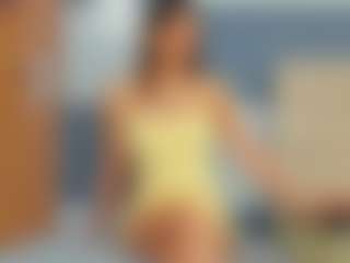 Live cam show with KieraThomas - Average on SxyPornLive