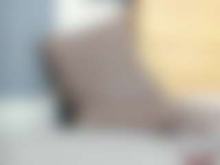 KieraThomas MILF webcam performer live streaming