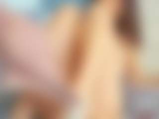 KieraThomas MILF webcam performer live streaming