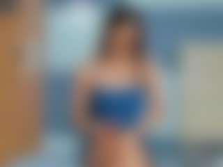 KieraThomas MILF webcam performer live streaming