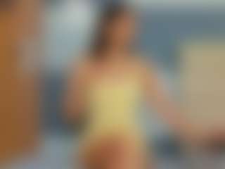 KieraThomas MILF webcam performer live streaming