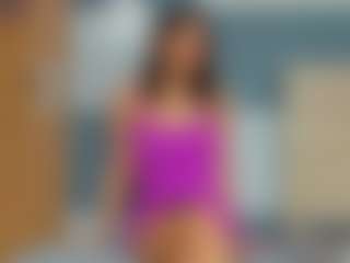 KieraThomas MILF webcam performer live streaming
