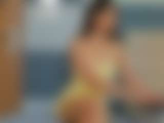 Live cam show with KieraThomas - Average on Lustler