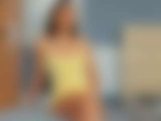 KieraThomas MILF webcam performer live streaming