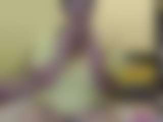 Live cam show with SandraCarina - MILF on alttransgirls