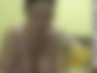 Live cam show with SandraCarina - Housewife on Camsoda