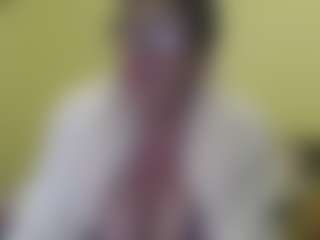 Live cam show with SandraCarina - Granny MILF on Hubzter Live