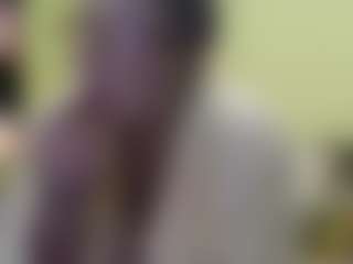 Live cam show with SandraCarina - Average on Milf Play