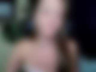 Live cam show with EmillyPlay - Green Eyes on testsause.com