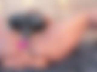 thaylanaa MILF webcam performer live streaming