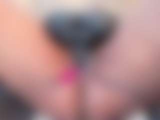 thaylanaa MILF webcam performer live streaming