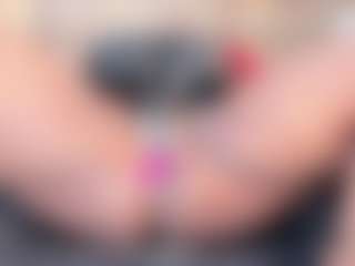 Live cam show with thaylanaa - Smoking on Dolls Live