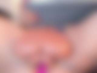 thaylanaa's Live Sex Cam Show