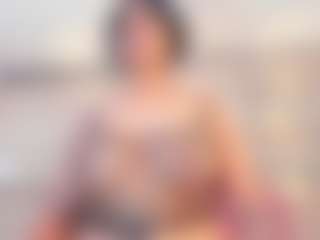 thaylanaa MILF webcam performer live streaming
