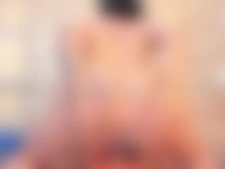 thaylanaa MILF webcam performer live streaming