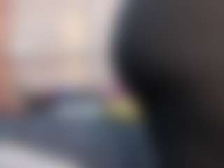 Live cam show with thaylanaa - Ebony MILF on Chatstar