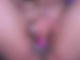 Ebony-olsson MILF webcam performer live streaming