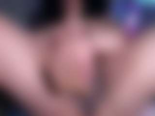 Ebony-olsson MILF webcam performer live streaming