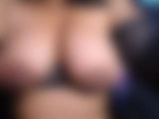 Ebony-olsson's Live Sex Cam Show