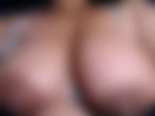 Ebony-olsson MILF webcam performer live streaming