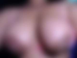 Ebony-olsson MILF webcam performer live streaming