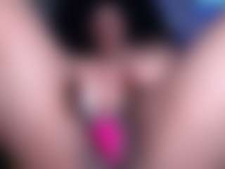 Ebony-olsson MILF webcam performer live streaming