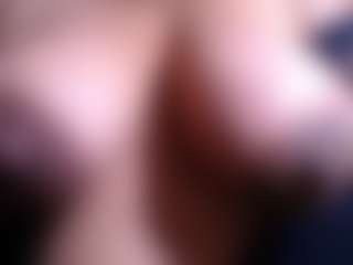 Live cam show with Ebony-olsson - Middle Aged on dropp.cam