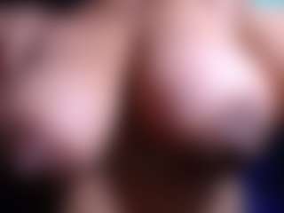 Ebony-olsson MILF webcam performer live streaming