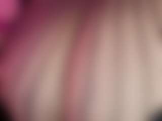 Live cam show with MollyBigBoobs - Living Room on 1on1-livenow