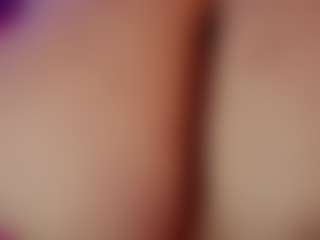 Live cam show with MollyBigBoobs - Living Room on eurowanks.com
