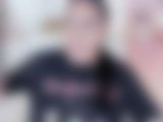 Live cam show with malley-adams - Public Curvy on boobsie.com