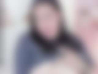 Live cam show with malley-adams - BBW on Milfs Live