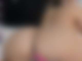Live cam show with Annyy-Rosse - Shaved Pussy on chickslive.net